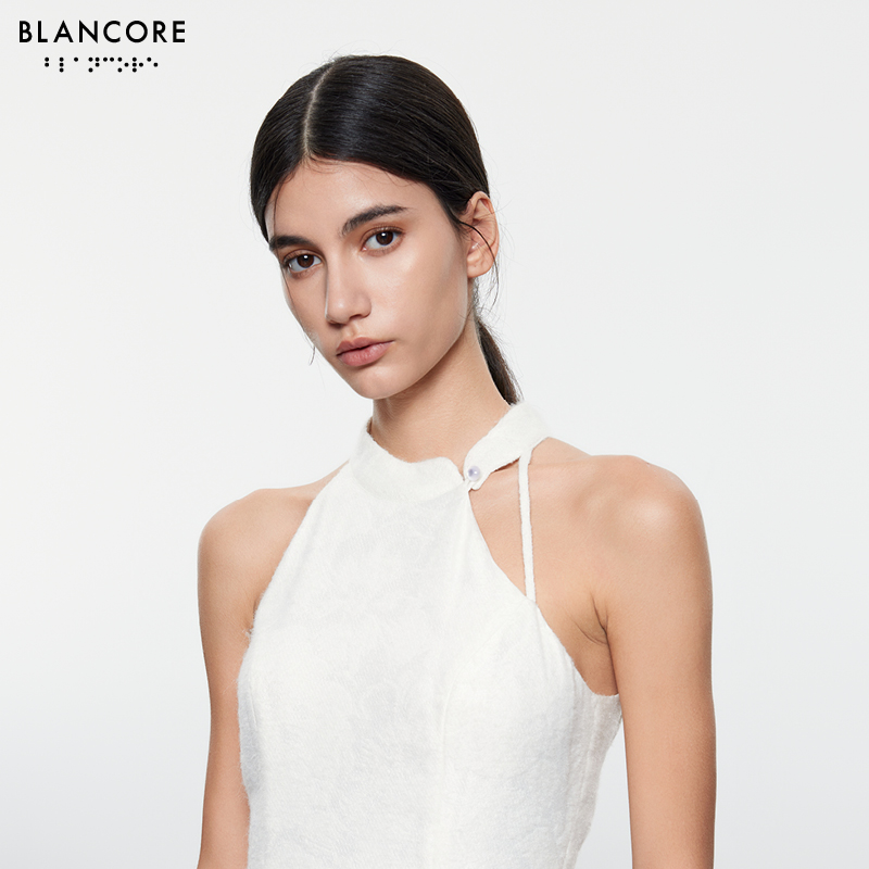 Short-sleeved short dress