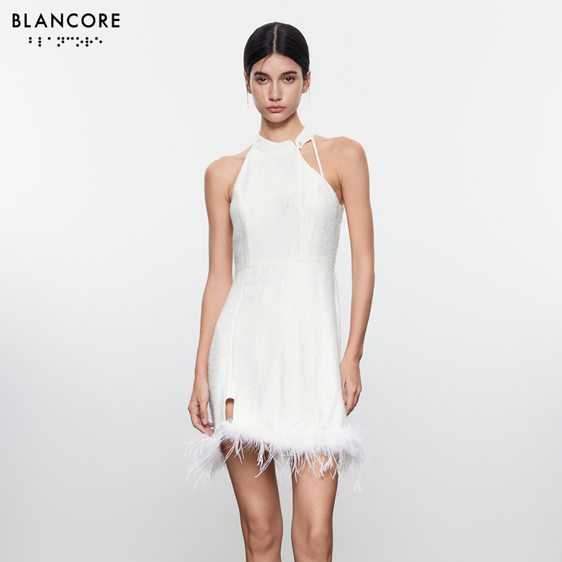Short-sleeved short dress