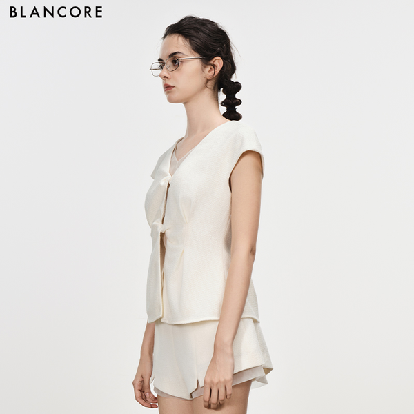 front twist wide shoulder top