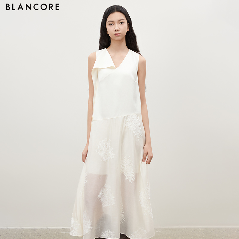 Ribbon Embroidered Dress with Detachable Sleeves