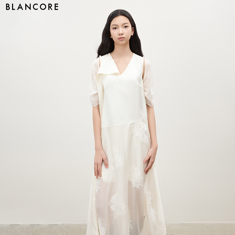 Ribbon Embroidered Dress with Detachable Sleeves