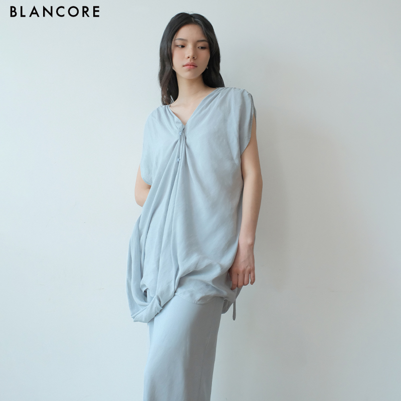 Reversible Draped Twist Top with 3D Cutting