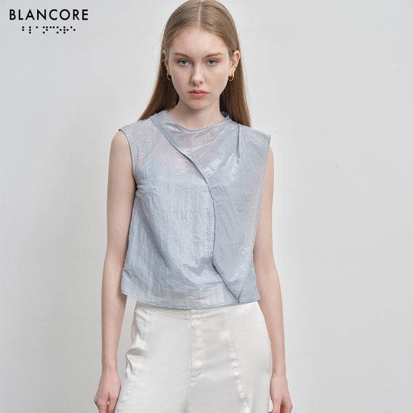 layered top with detachable sleeves