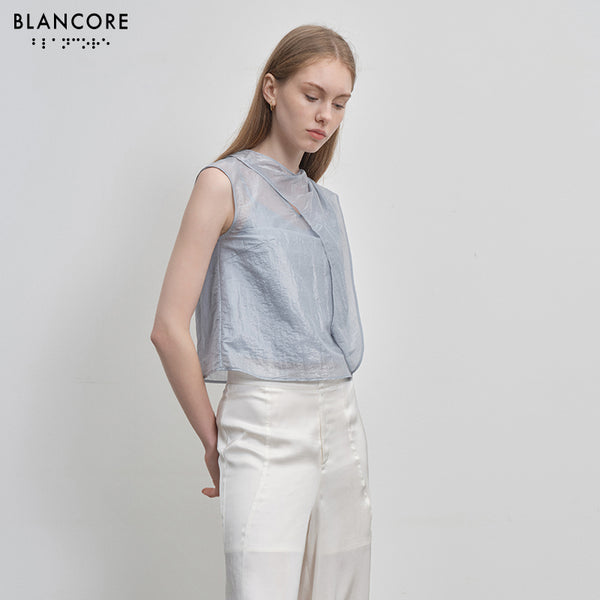 layered top with detachable sleeves