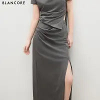 Flowy Pleated Skirt with Slit