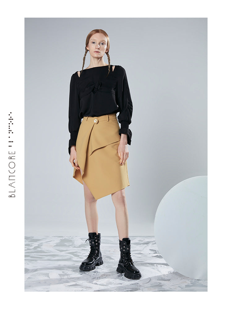 INTERSPERSED VOLUME HIGH SLIT SKIRT