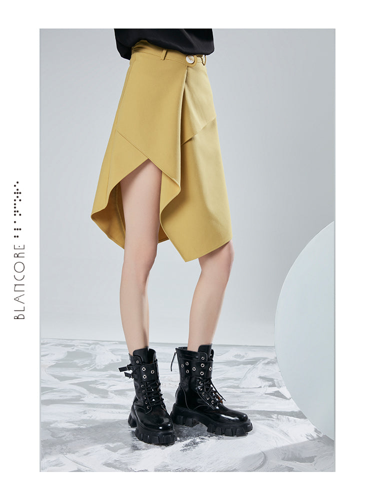 INTERSPERSED VOLUME HIGH SLIT SKIRT
