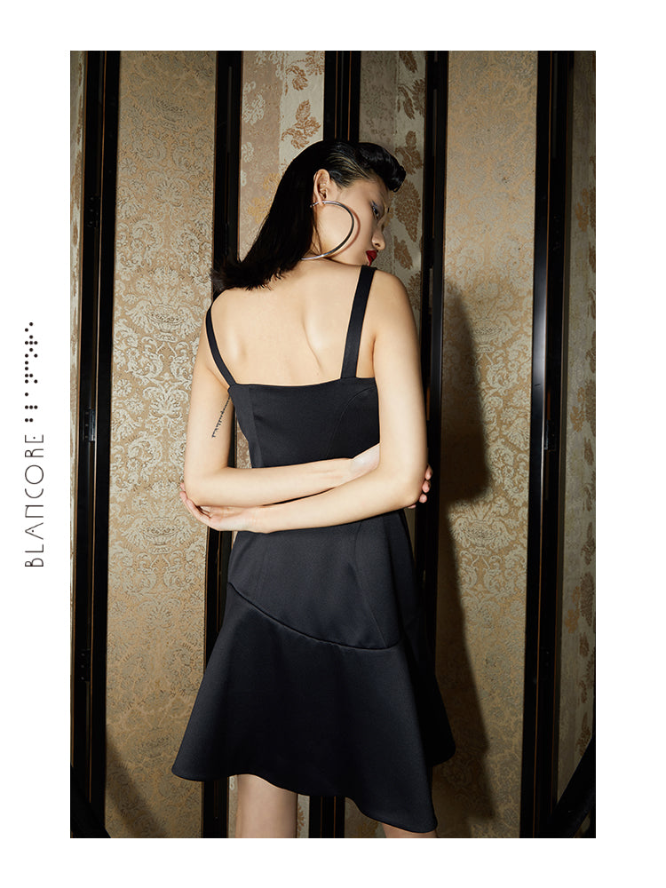 CURVED CUTOUT DRESS