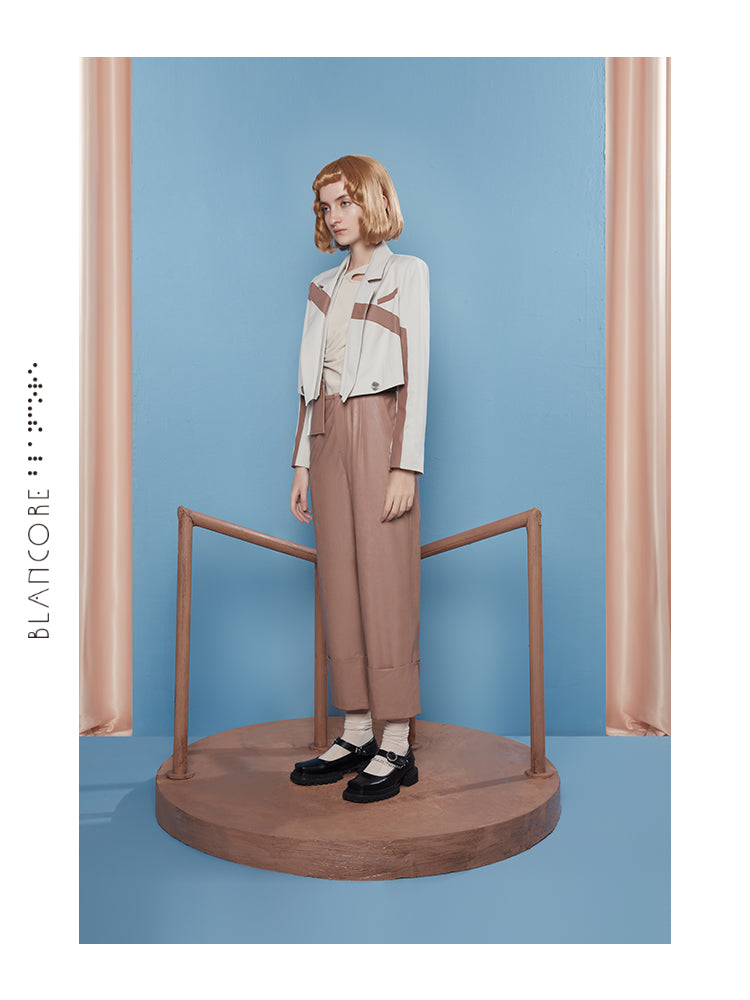 LINE SPLIT CROPPED JACKET