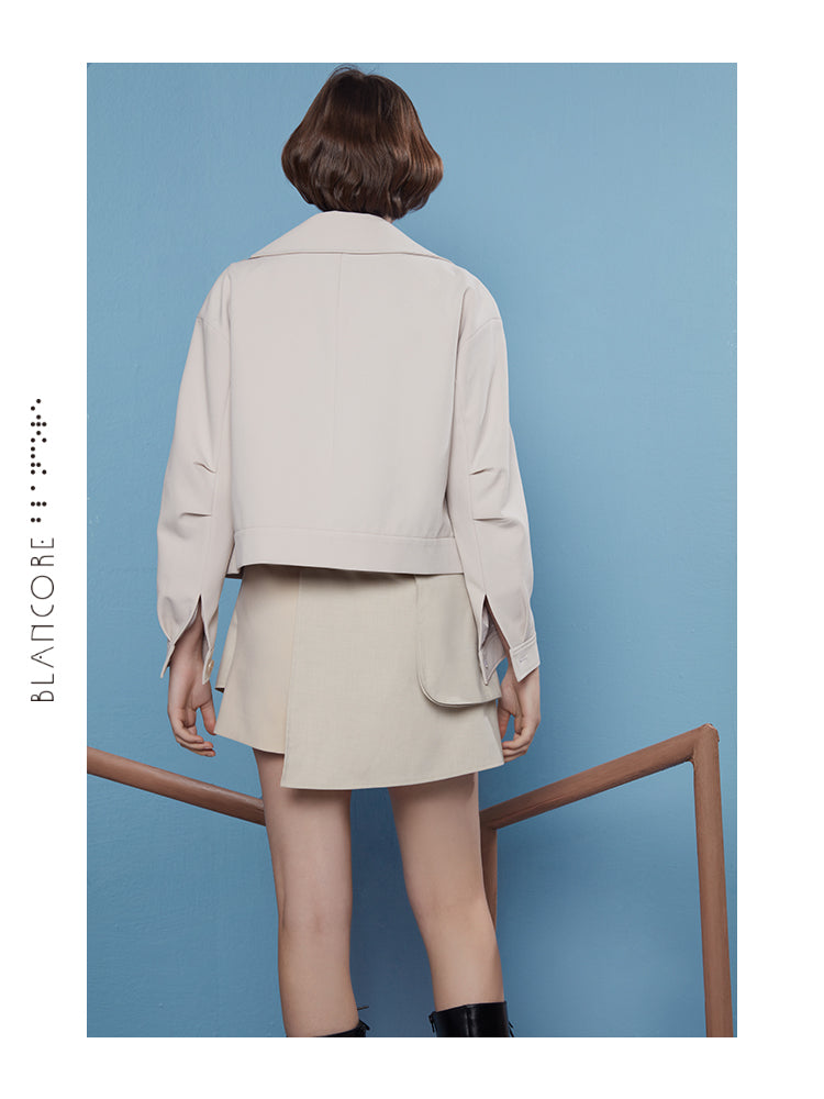 CURVED SPLIT CROPPED JACKET