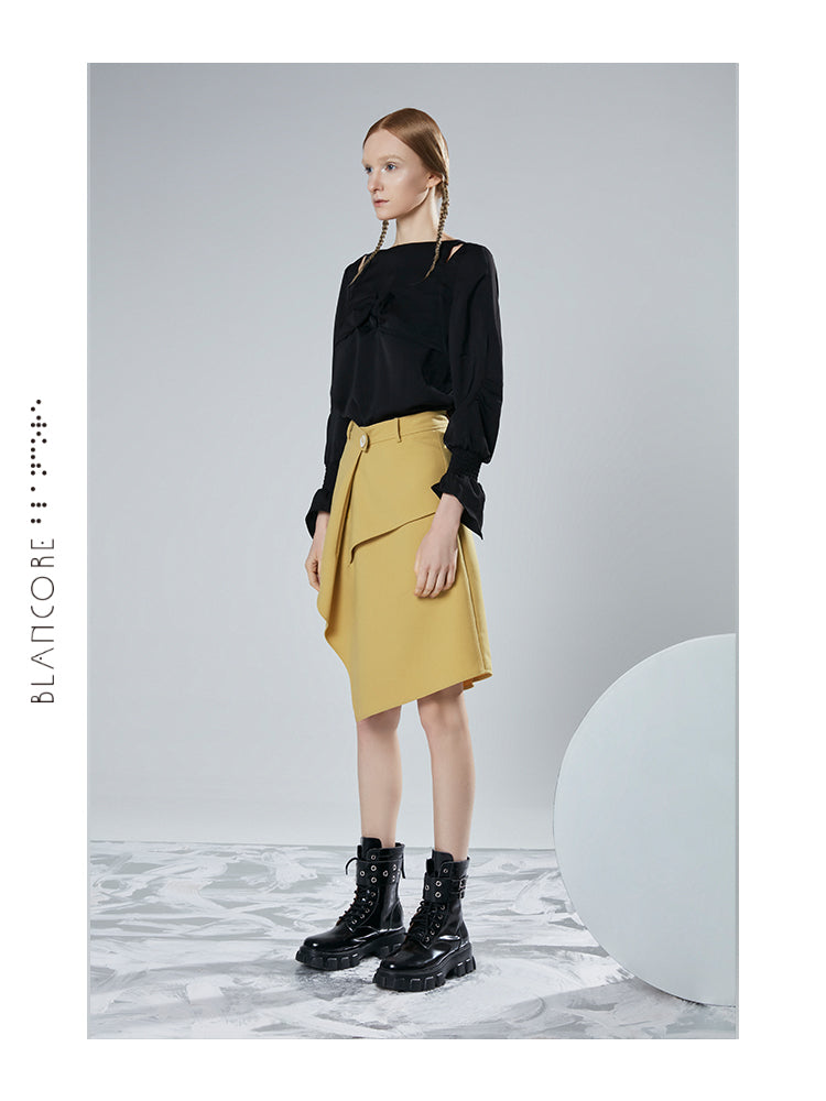 INTERSPERSED VOLUME HIGH SLIT SKIRT