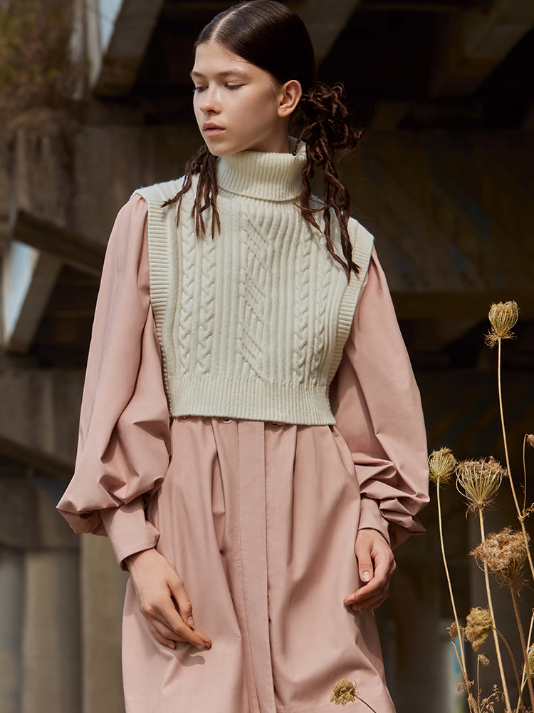 HIGH NECK KNIT VEST