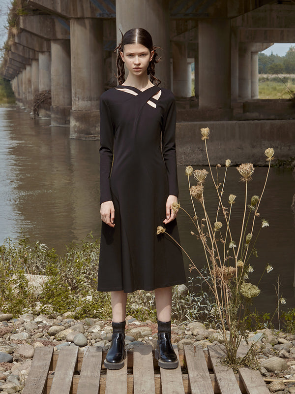 NECKLINE CUTOUT DRESS