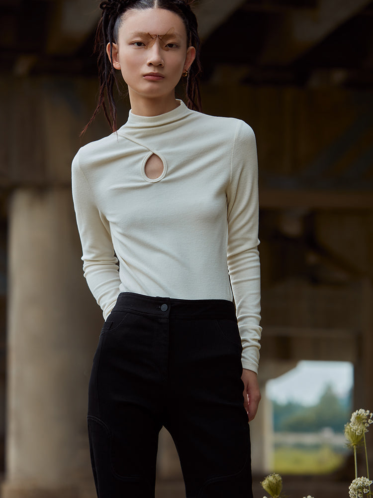 HOLLOWED-OUT WHITE TOP