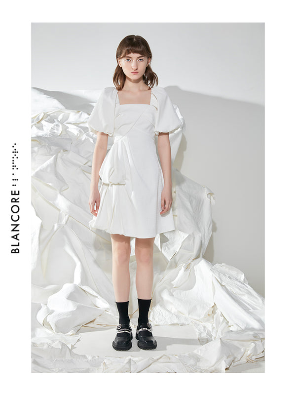 SQUARE COLLAR VOLUME DRESS