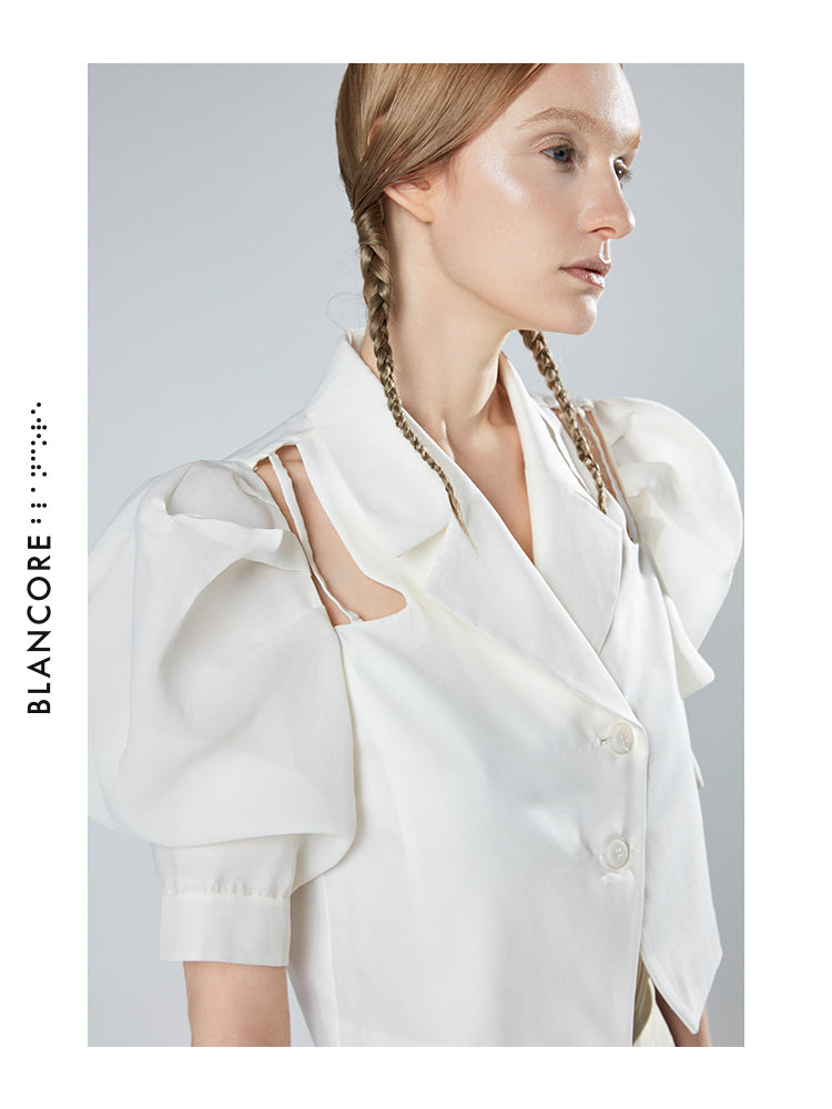 HOLLOWED-OUT SPLIT TOP