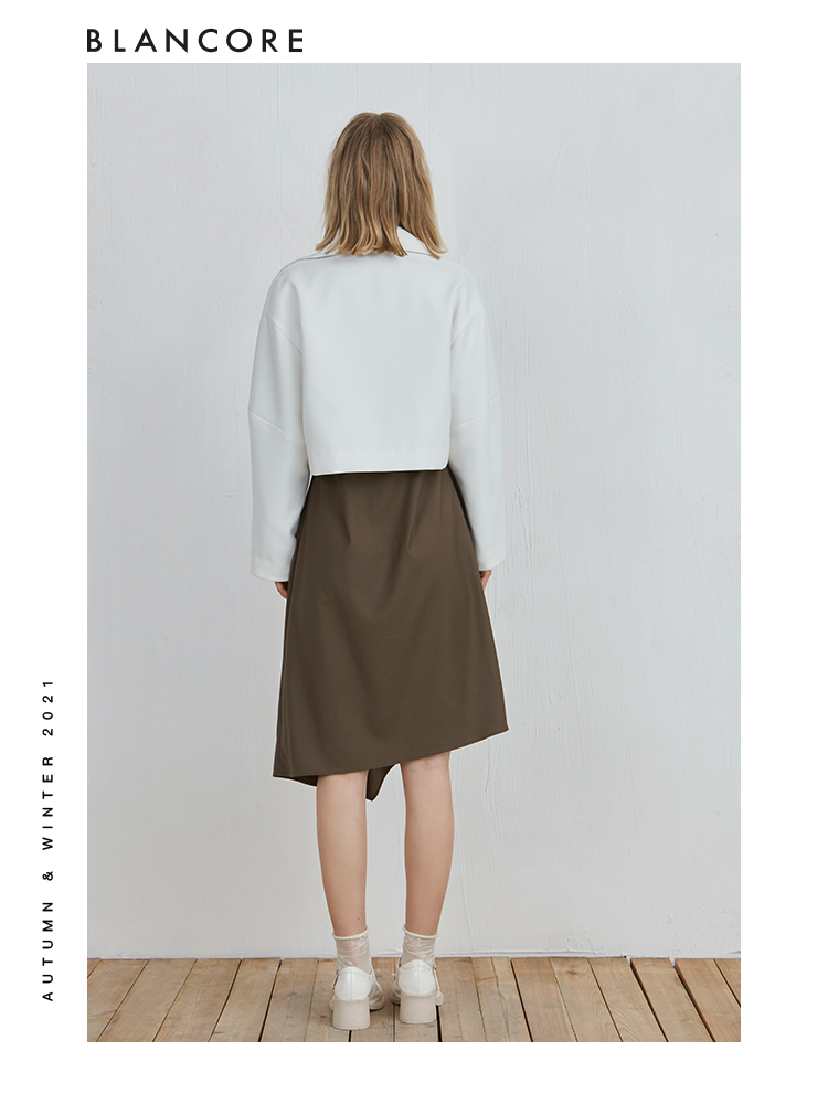 Cropped Pleated Jacket With Black Cuff Buttoms