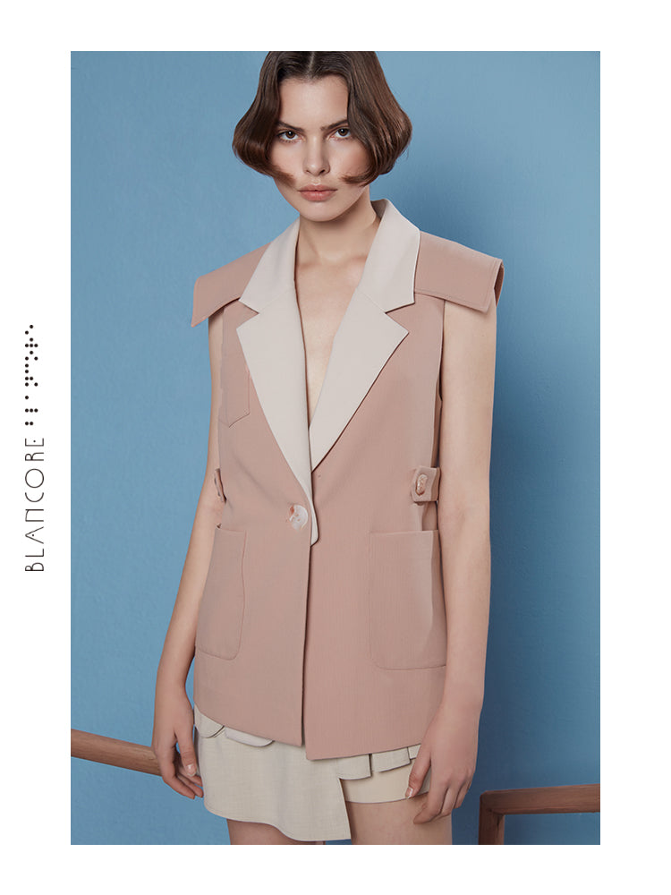 WIDE-SHOULDER RECONSTRUCTED PLAKET VEST