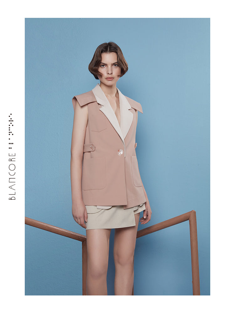 WIDE-SHOULDER RECONSTRUCTED PLAKET VEST