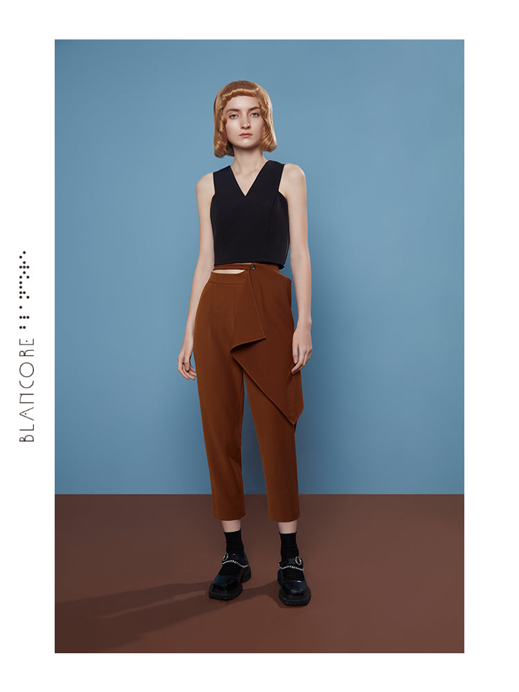 WAISTED CONSTRUCTED HIP TROUSER