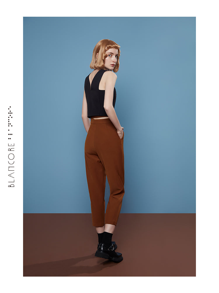 WAISTED CONSTRUCTED HIP TROUSER