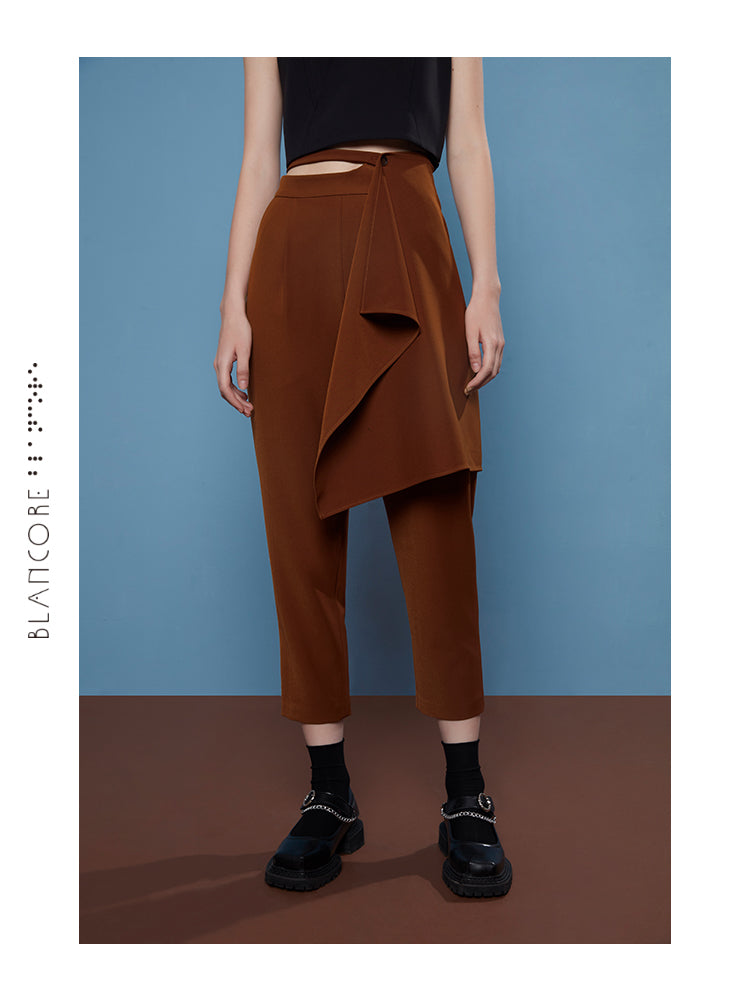 WAISTED CONSTRUCTED HIP TROUSER