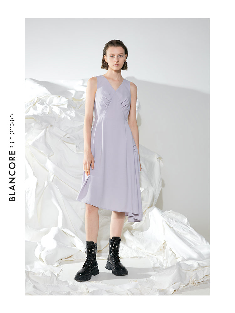 V-NECK PLEATED VOLUME DRESS