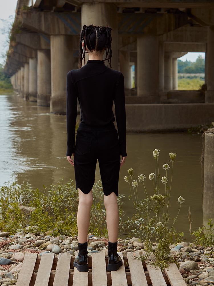HOLLOWED-OUT BLACK TOP