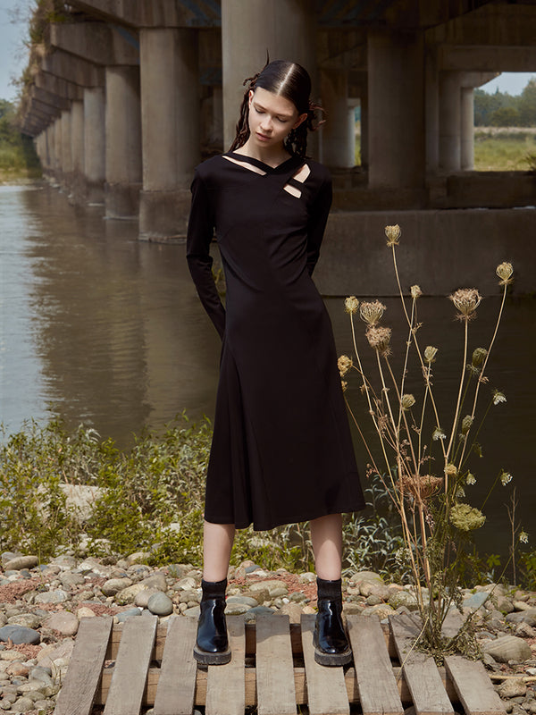 NECKLINE CUTOUT DRESS