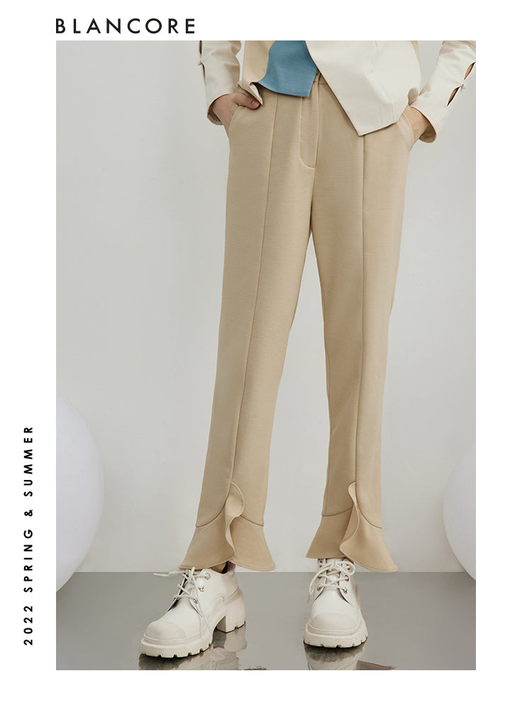Tapered trousers with ankle detail