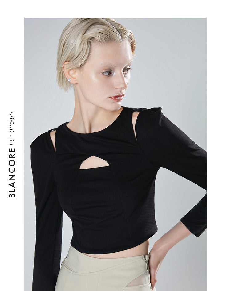 HOLLOWED-OUT KNITTED TOP