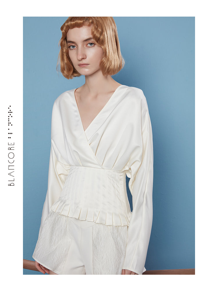 BUTTERFLY SHAPE WAIST PULLOVER
