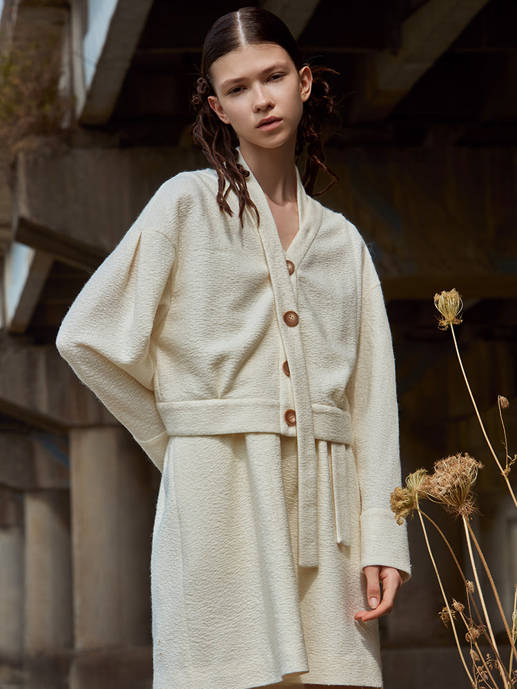 TOP WITH DETACHABLE NECKTIE