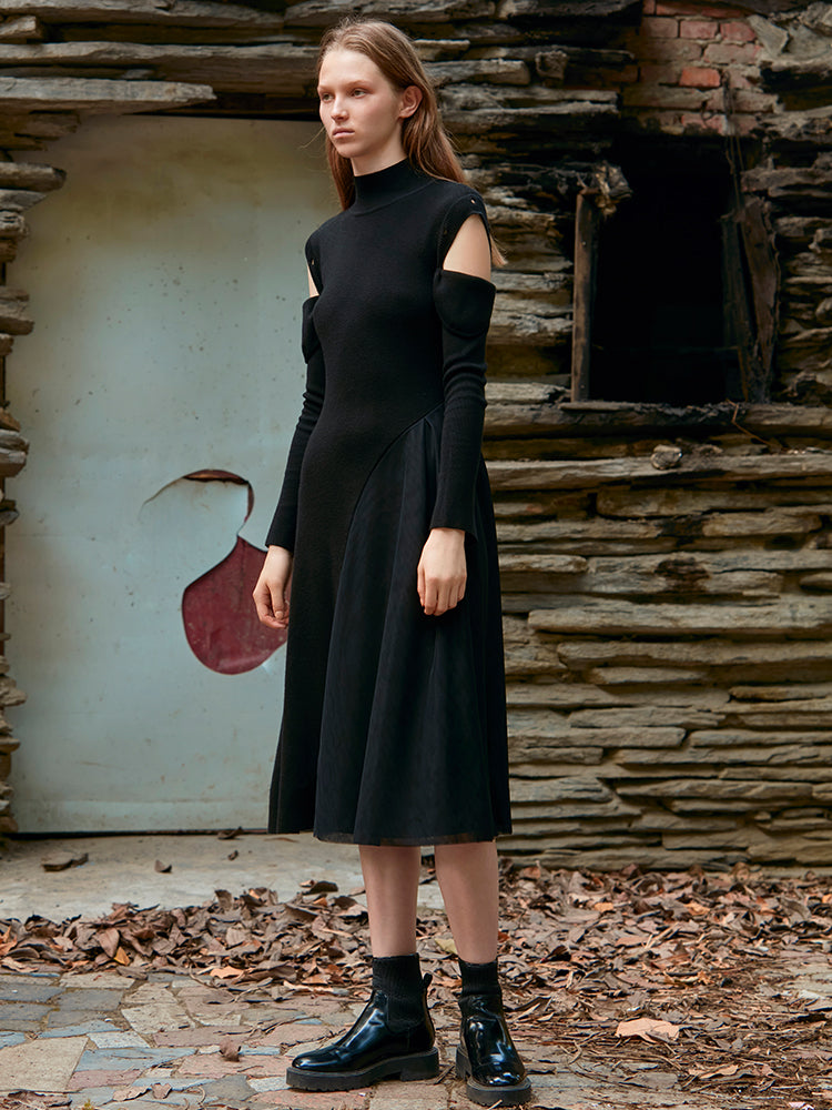 PANELED KINTTED DRESS WITH DETACHABLE SLEEVE
