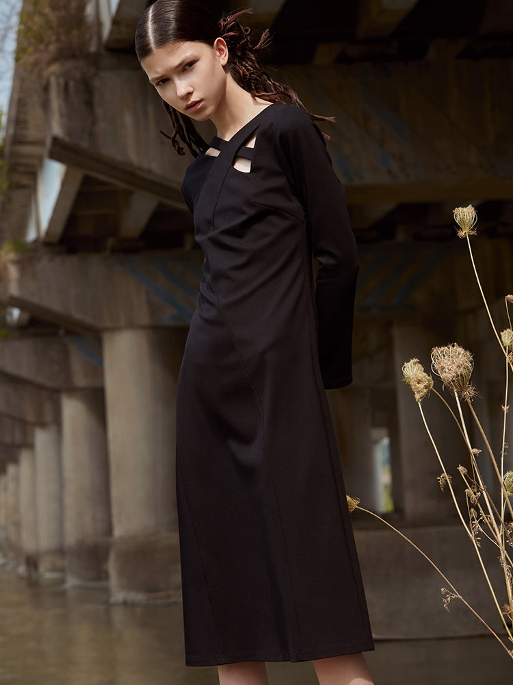 NECKLINE CUTOUT DRESS