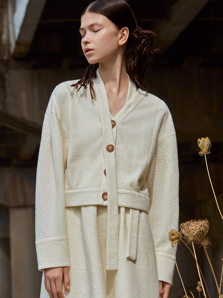 TOP WITH DETACHABLE NECKTIE