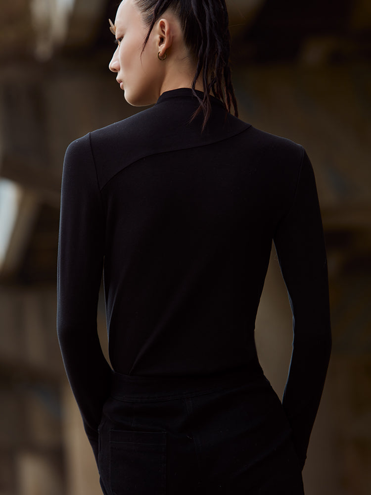 HOLLOWED-OUT BLACK TOP