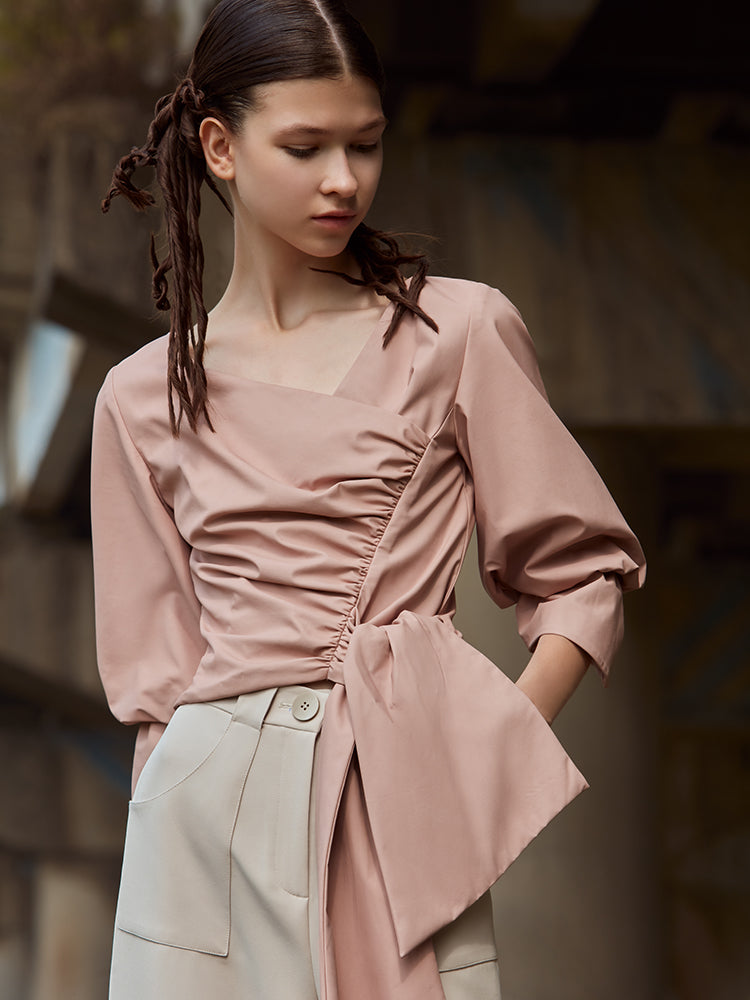 PLEATED TOP WITH LANTERN SLEEVE