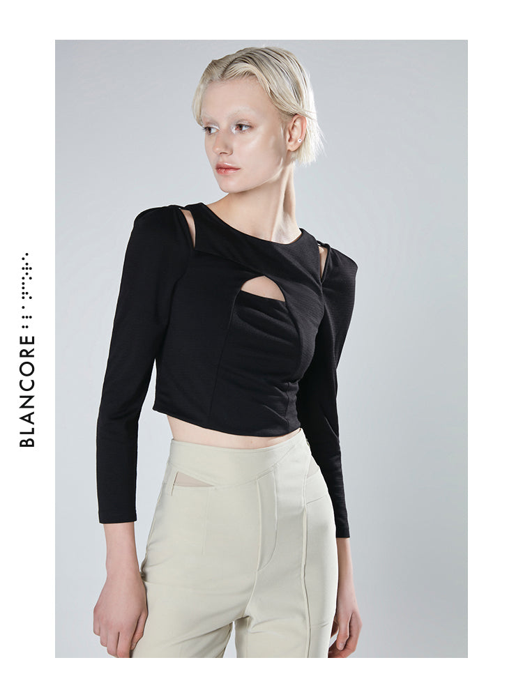 HOLLOWED-OUT KNITTED TOP