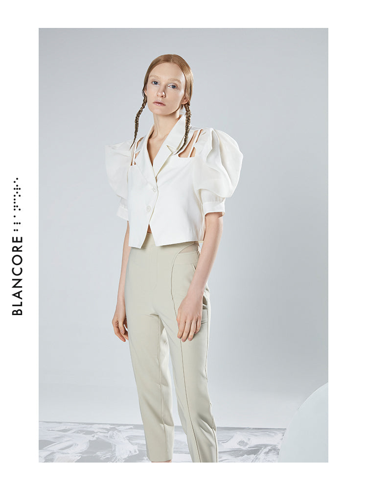 HOLLOWED-OUT SPLIT TOP