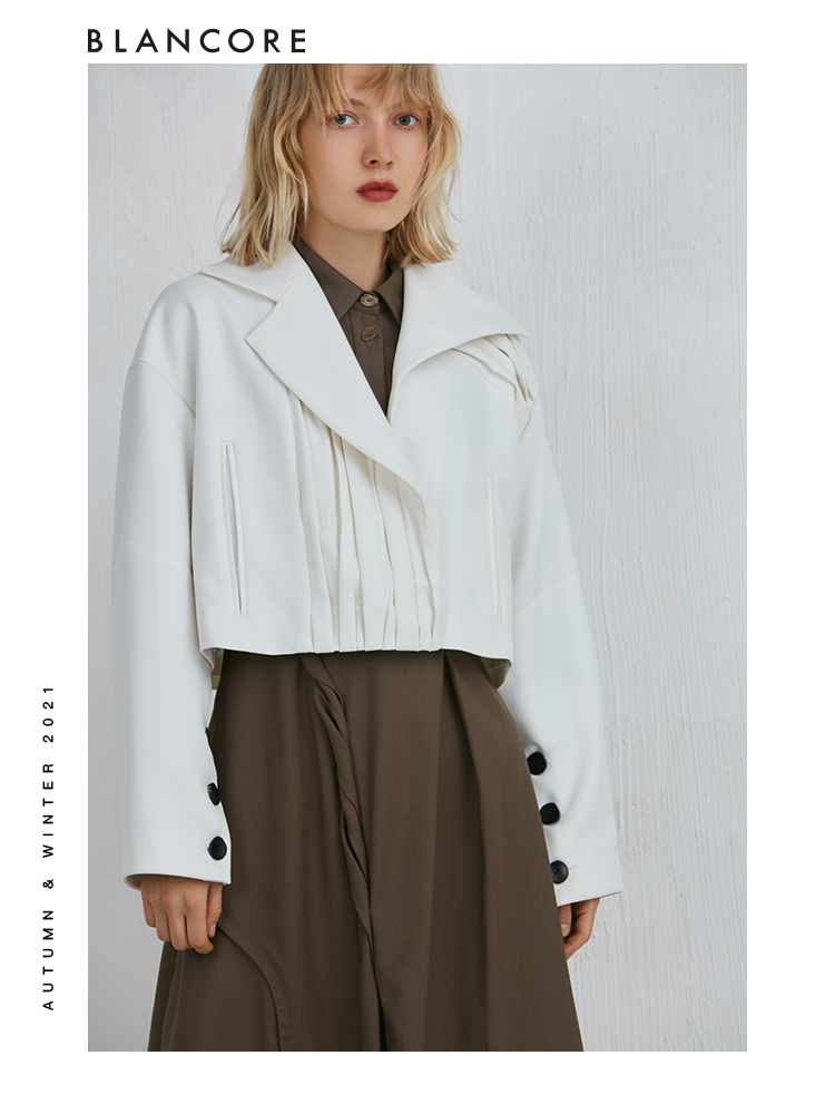 Cropped Pleated Jacket With Black Cuff Buttoms