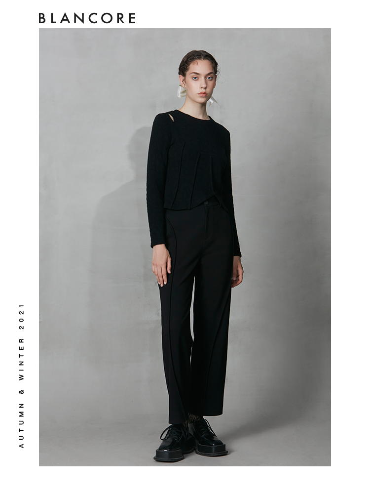 Black Trouser With Pleated Detail