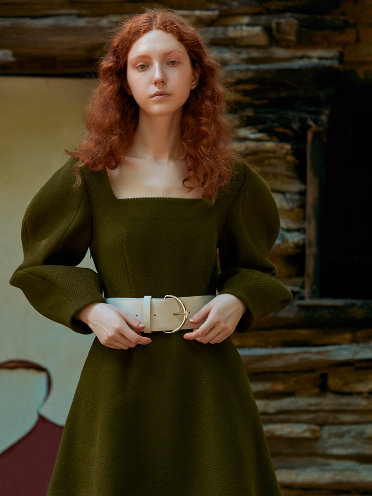 SQUARE COLLAR DRESS WITH CUVERD SLEEVE