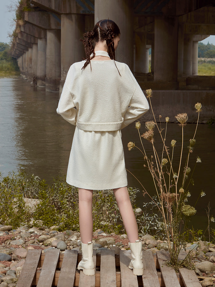 TOP WITH DETACHABLE NECKTIE
