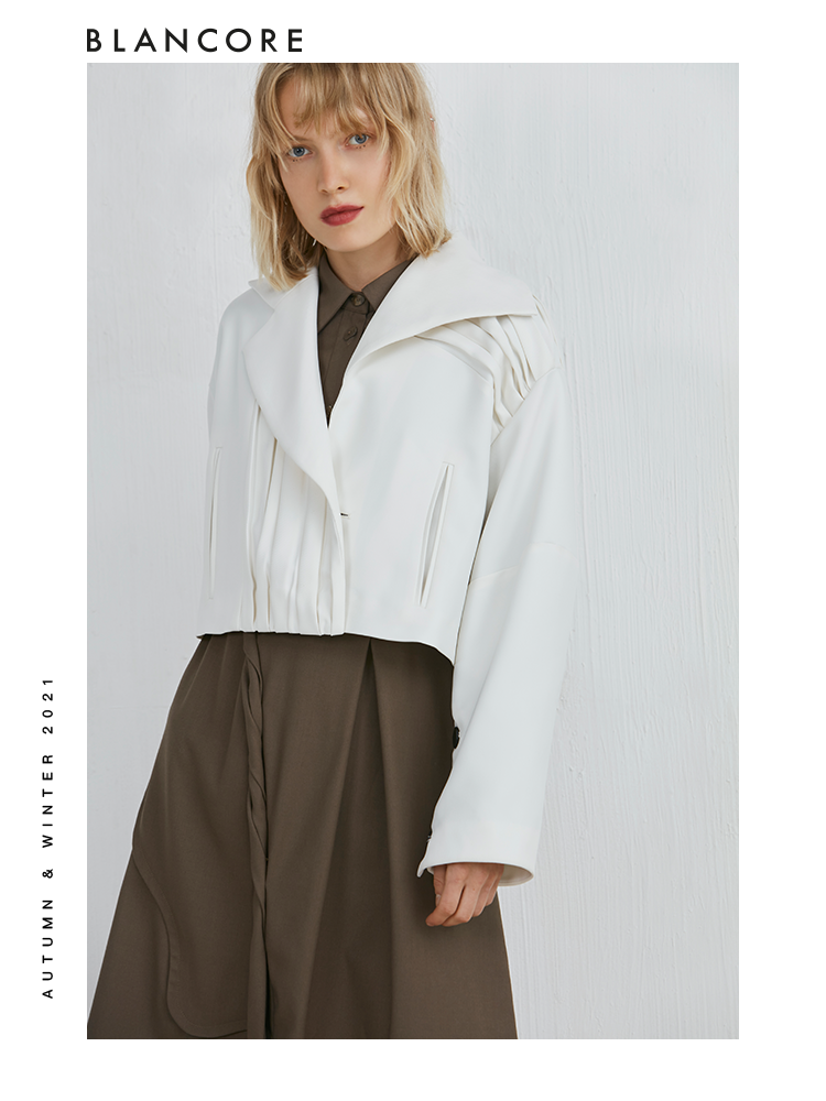 Cropped Pleated Jacket With Black Cuff Buttoms