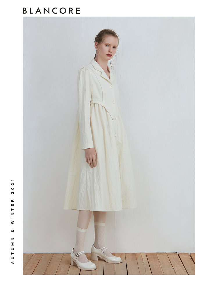 High-Waist Trench With Wide Bottum Detail