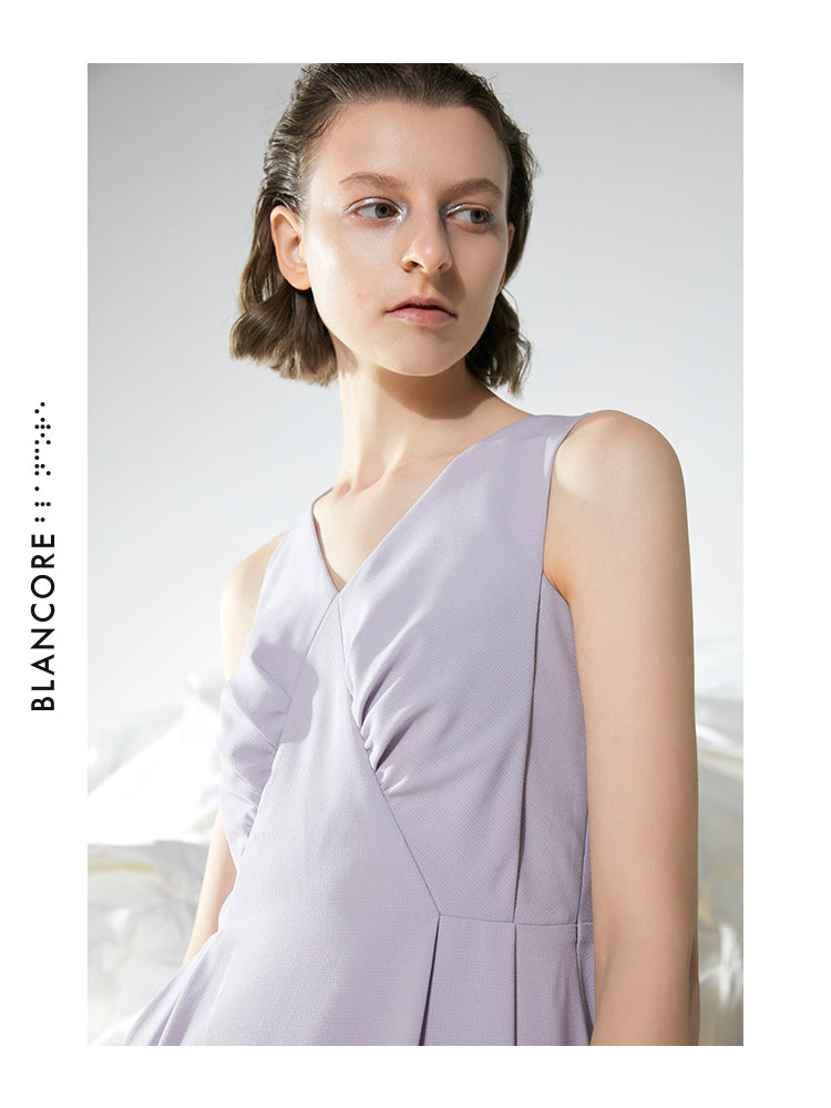 V-NECK PLEATED VOLUME DRESS