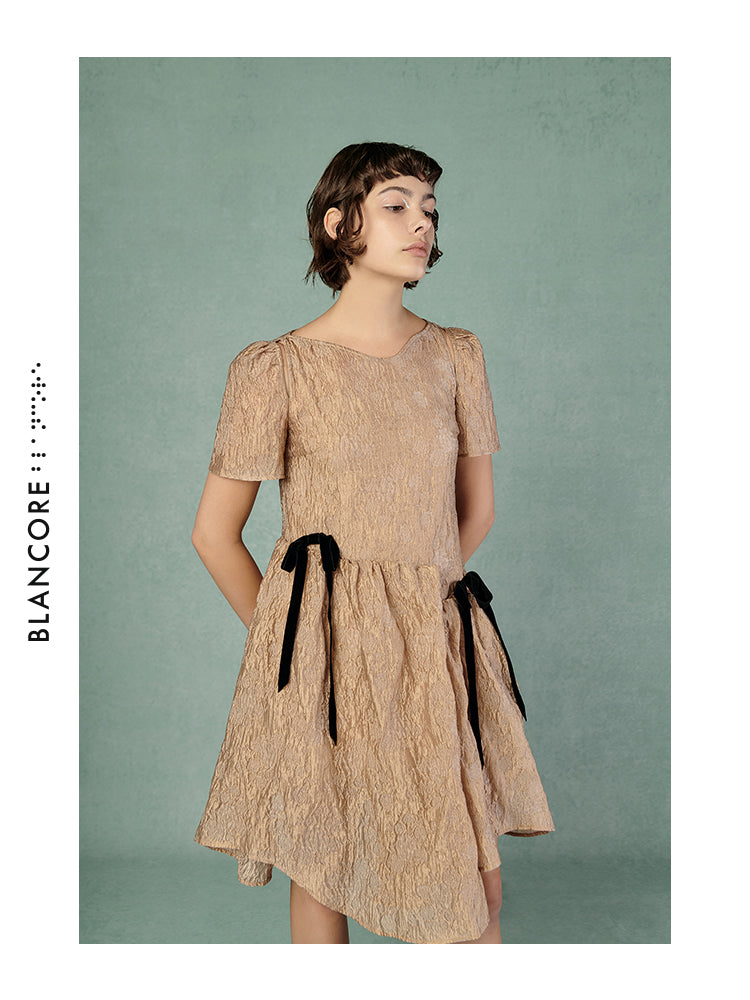 TEXTURED YARN A-SHAPE DRESS