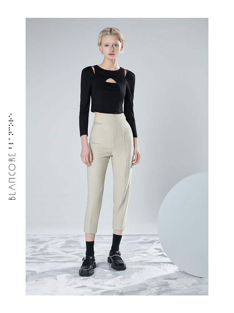 HOLLOWED-OUT KNITTED TOP