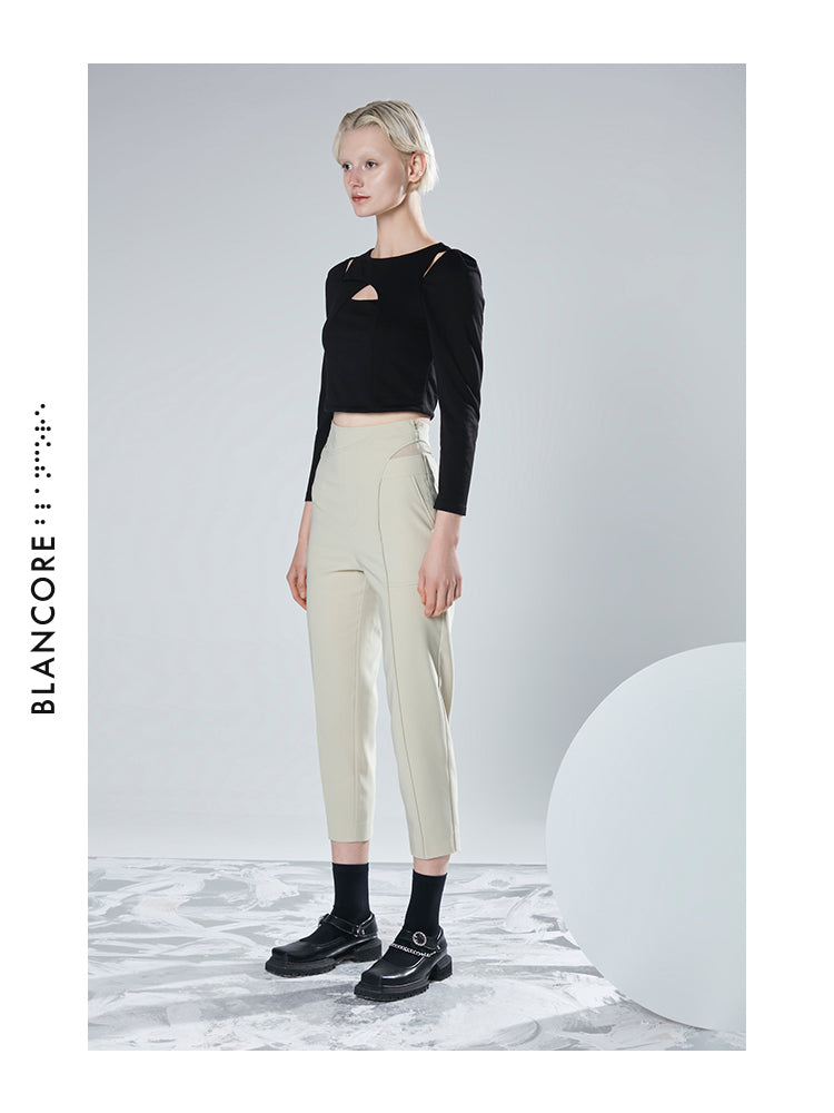 HOLLOWED-OUT KNITTED TOP